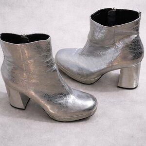 Metallic Silver Ankle Boots Women’s Size 9 Chunky Heel